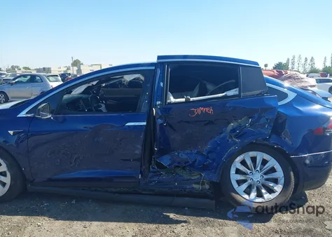 2017 Tesla Model X 100D/75D/90D from USA, damaged, VIN 5YJXCBE24HF075440